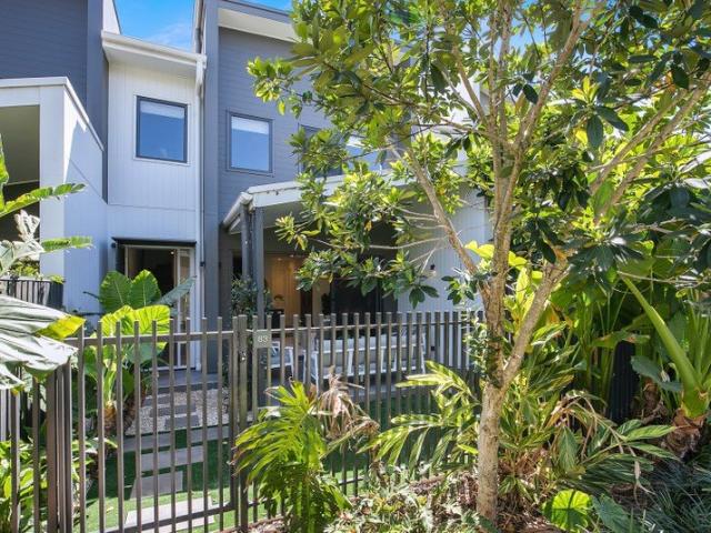Modern Minnippi Gem with Resort Style Living