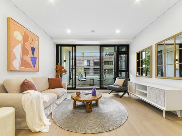 Modern North Facing One Bedroom Apartment with Study in the Heart of Erskineville