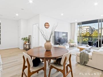 MODERN EAST FACING APARTMENT IN PRIME CARLINGFORD LOCATION