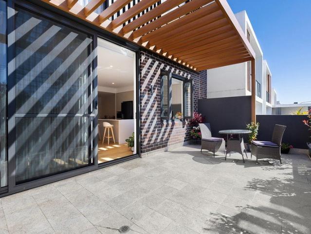 Modern | North Facing | Convenient Location