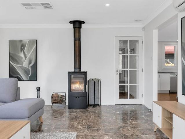 Modern North Facing Family Home with the River at Your Doorstep