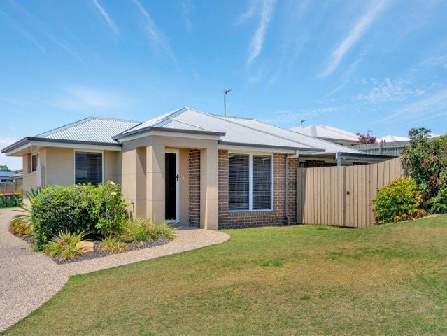 MODERN NORTH FACING UNIT WALK TO USQ, PRIVATE ALFRESCO & EASY CARE LIVING