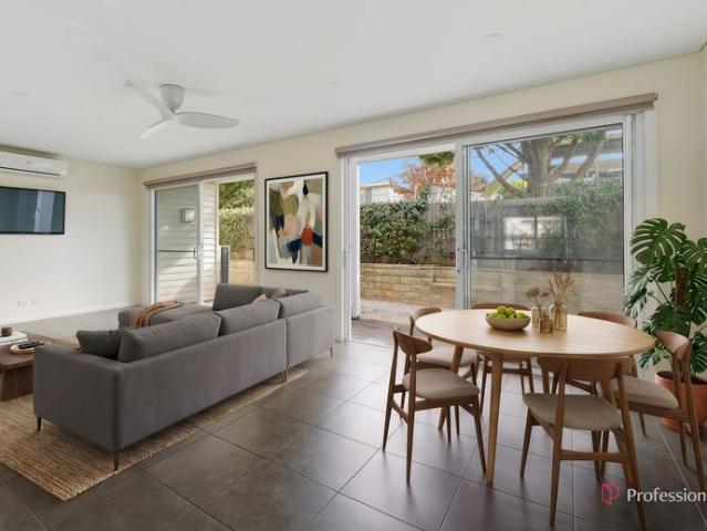 MODERN NORTH HILL TOWNHOUSE IN A QUIET LOCATION