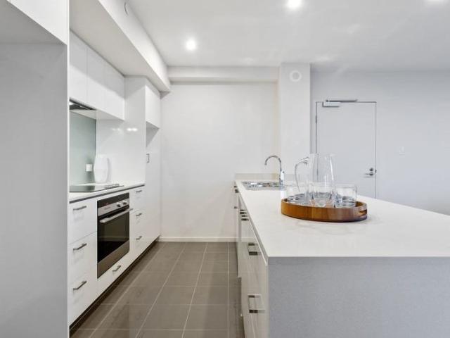 Modern Northbridge Apartment with Resort Style Facilities