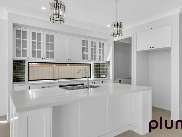 Modern New Build in Prime Kenmore Location