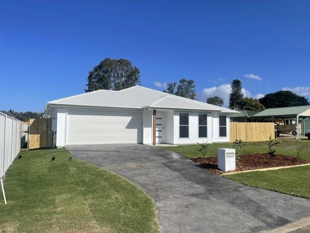 MODERN & NEW 4 BEDROOM HOME TINANA