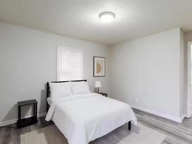 Modern & newly renovated Brick Front Home id. 9389