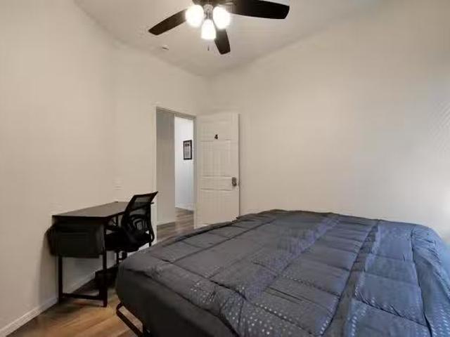 Modern Newly Renovated Phoenix Home Stylish Finishes • Comfor.