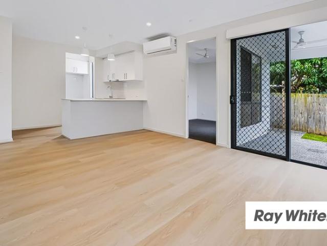 Modern Near New 3 Bedroom Home in Convenient Loganlea Location