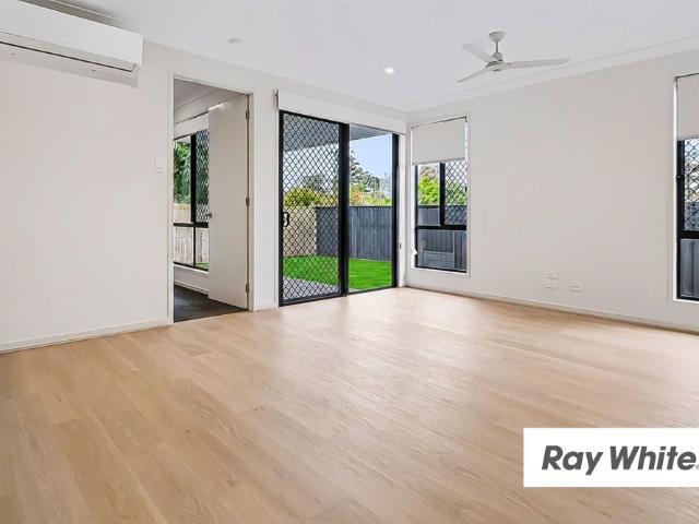 Modern Near New 3 Bedroom Home in Convenient Loganlea Location