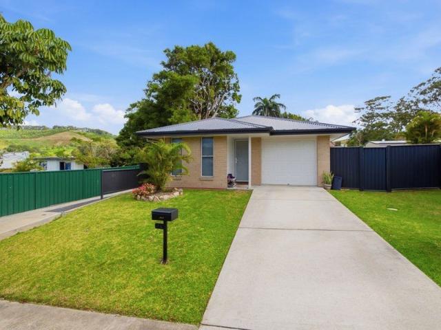 Modern Near New 3 Bedroom Home in a Convenient Location.