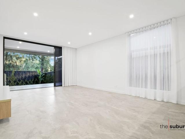 Modern Near New Family Home in a Quiet Lifestyle Location