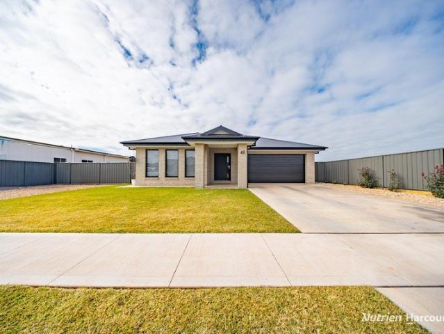 Modern Near New Family Home With Space, Style and Flexibility