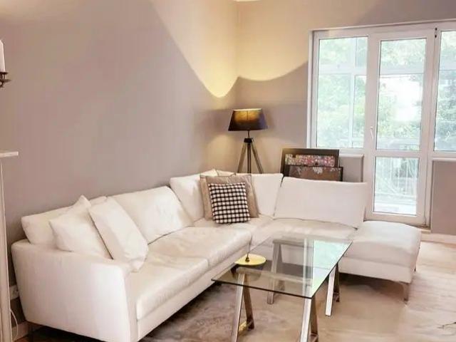 Modern & neat suite in Schwachhausen, Bremen Amsterdam Apartments for Rent