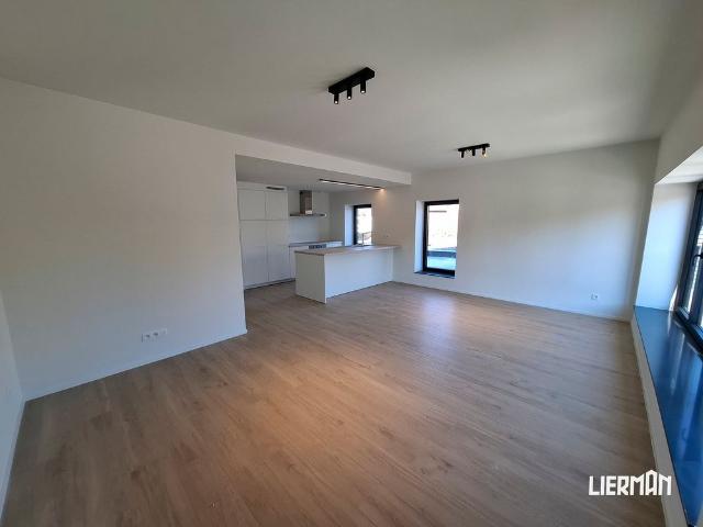 Modern nieuwbouwappartement met 2 SLKS en terras nabij centrum Aalst