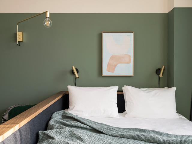 Modern, soulful studio inclusive of outdoor pool, co working and gym in Munich Obersendling