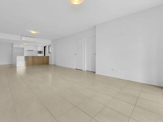Modern South Brisbane Living with Private Outdoor Spaces!