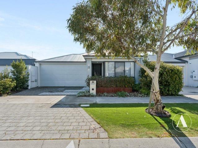Modern Southern River Living with Style, Space & Low Maintenance Appeal
