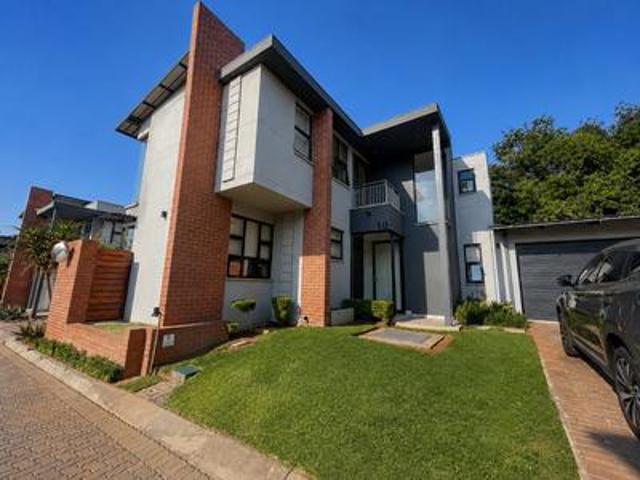 modern solar powered 3 bedroom townh.