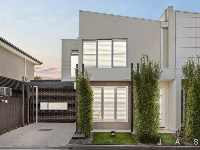 Modern Sophistication In A Superb Inner West Location