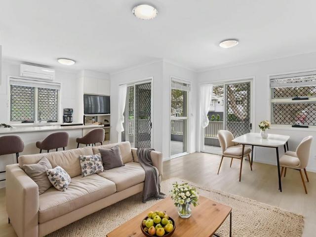 Modern Sophistication in the Heart of Hawthorne