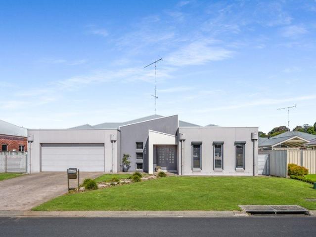 Modern Sophistication & Space in Mount Gambier