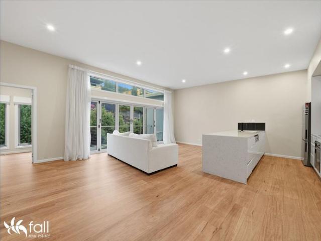 Modern Sandy Bay Living in a Prime Location