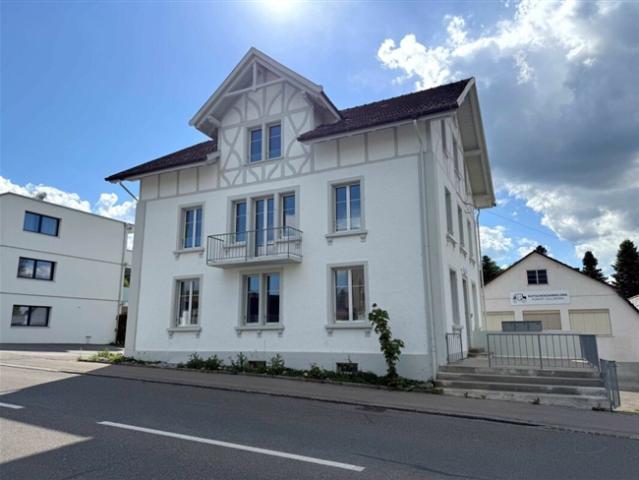 Modern sanierte 3.5 Zimmer Mietwohnungen mit Balkon