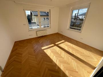 Modern sanierte 3 Zimmer Wohnung ca. 68 m² mit Parkplatz & Kellerabteil in Graz