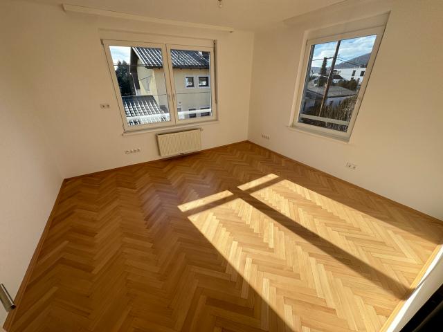 Modern sanierte 3 Zimmer Wohnung ca. 68 m² mit Parkplatz & Kellerabteil in Graz