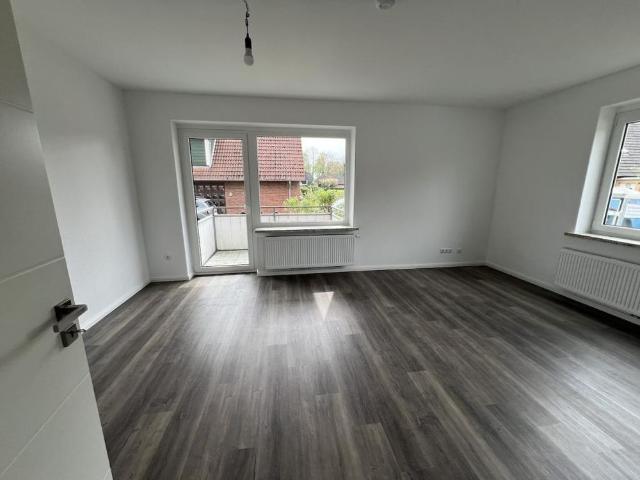 Modern sanierte 1 Zimmer Wohnung mit Balkon, Einbauküche und Stellplatz in Jever Rahrdum