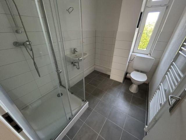 Modern sanierte 2 Zimmer Wohnung mit Balkon!