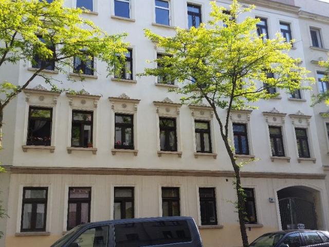 Modern sanierte 2 Raum Dachgeschosswohnung in toller Lage