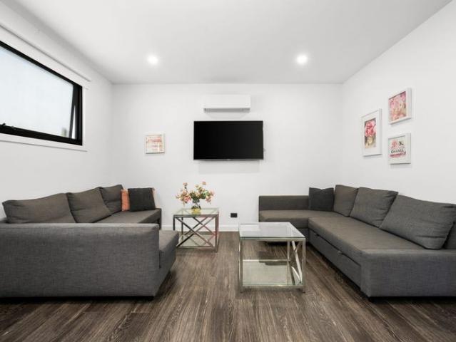Modern Sea Change Apartment Utilities Included!