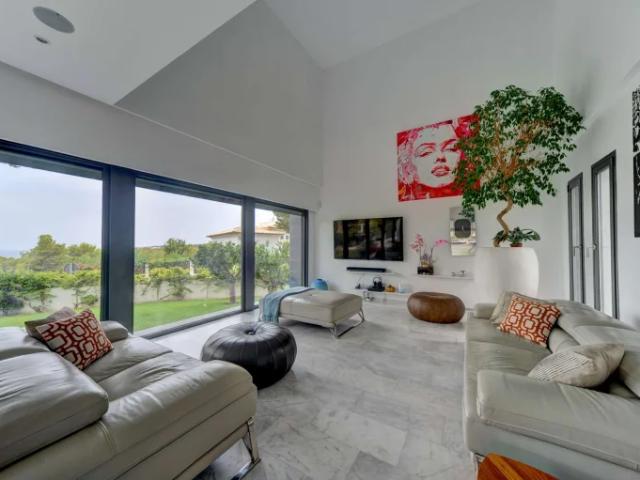 Modern sea view villa for rent in Cala Vinyas