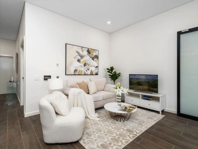 Modern Self Contained 1 Bedroom Villa | Utilities Included