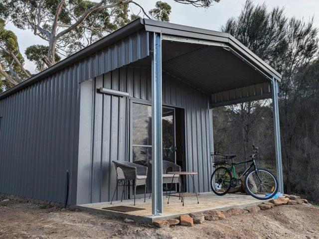 Modern Self Contained Cabin Sea Views Over American River
