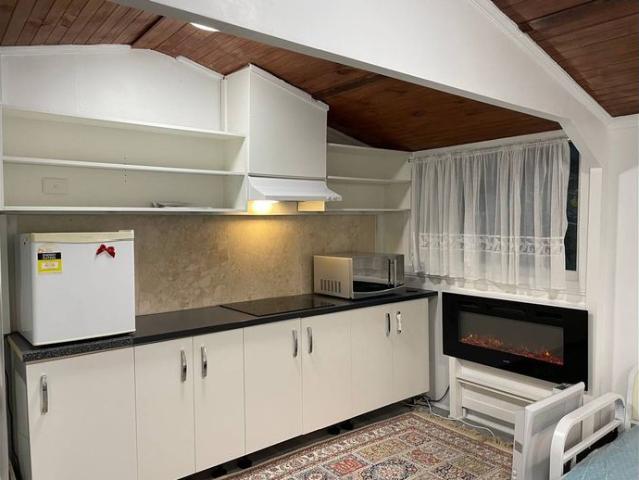 Modern Self Contained Studio in Quiet Wantirna Setting