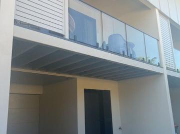 Fully Furnished Modern Self Contained Unit, Perfect City Living!