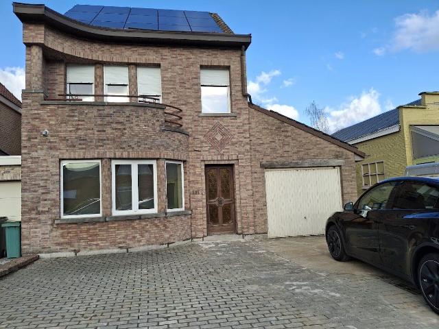 Modern semi detached house with garden near Mechelen