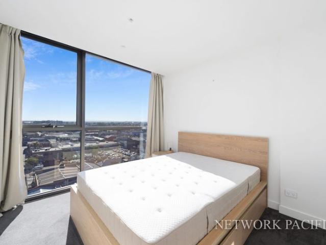 Modern Semi Furnished Apartment in Brunswick
