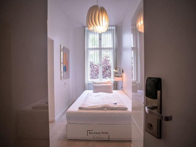 Modern Serviced Apartment in Berlins most iconic district, Berlin Amsterdam Apartments for Rent