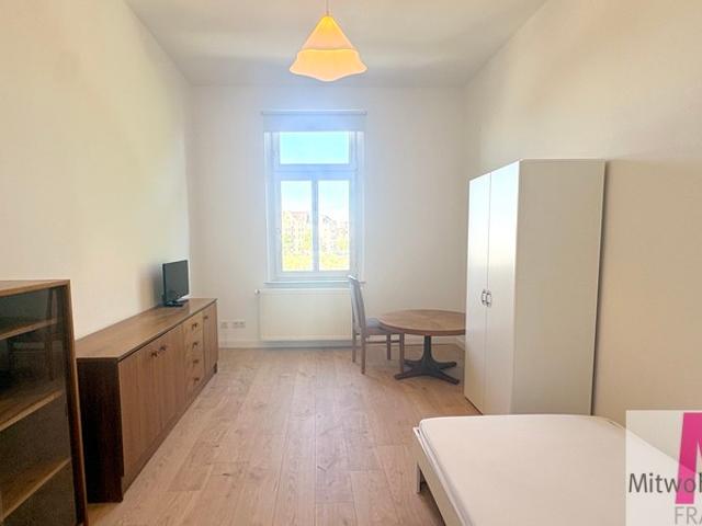 Modern shared apartment room in a central location – euhabitat