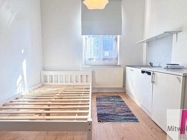 Modern shared apartment room with its own kitchenette in a central location – euhabitat