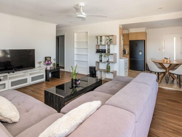 Modern Shared Living: Two Rooms Available Ensuite & Large in Renovated Home Bills Included!