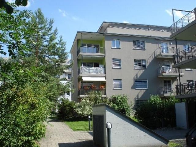 Modern single apartment with seating is looking for you