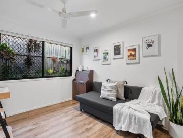 Modern Single Level Duplex in Prestigious Salzburg Mews Estate