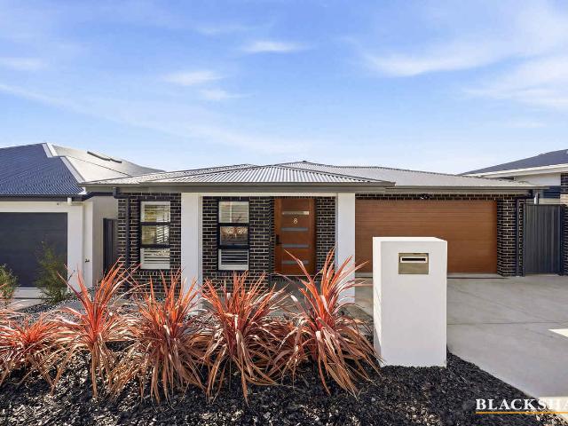 Modern Single Level Home with Premium Finishes & Solar Efficiency