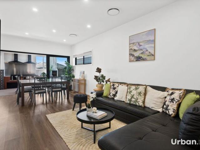 Modern Single Level Living with Exceptional Outdoor Entertaining