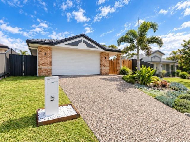 Modern Single Level Living with Pool Beautifully Presented & Low Maintenance